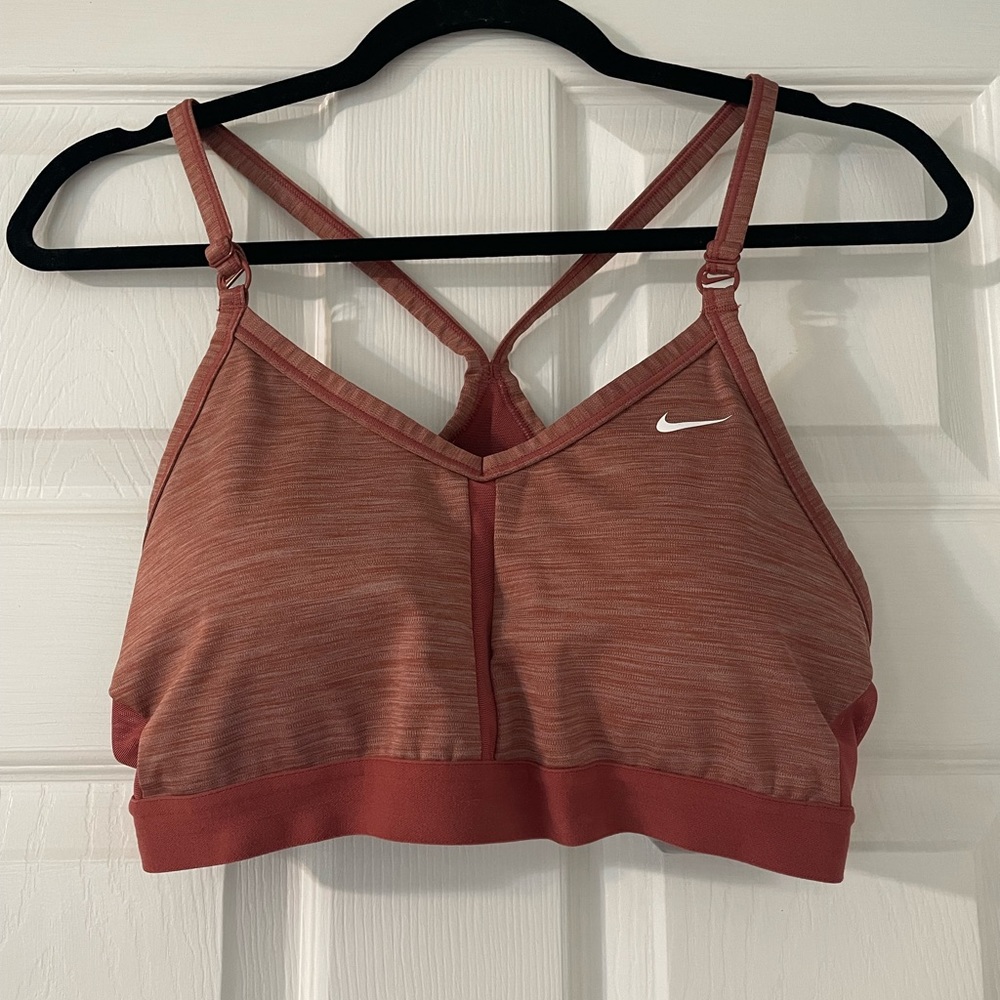 Women’s lightly padded sports bra